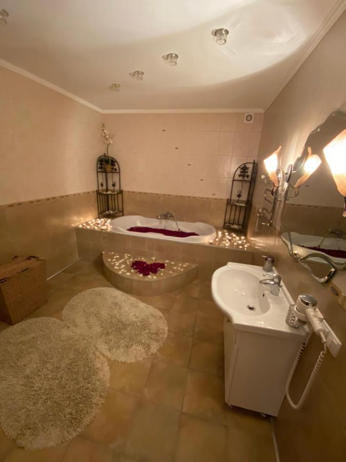 Golden Park Apartments อูมาน ภายนอก รูปภาพ